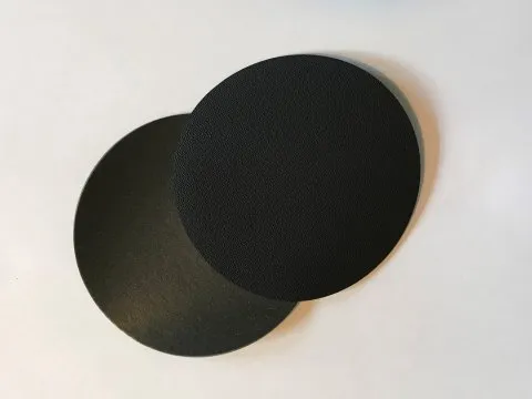 Materiál pro interiéry automobilů