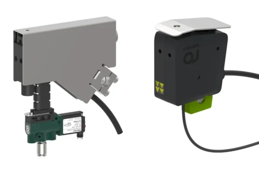 Spodní kryty pro pneumatickou (vlevo) a elektrickou tryskovou hlavu (vpravo)