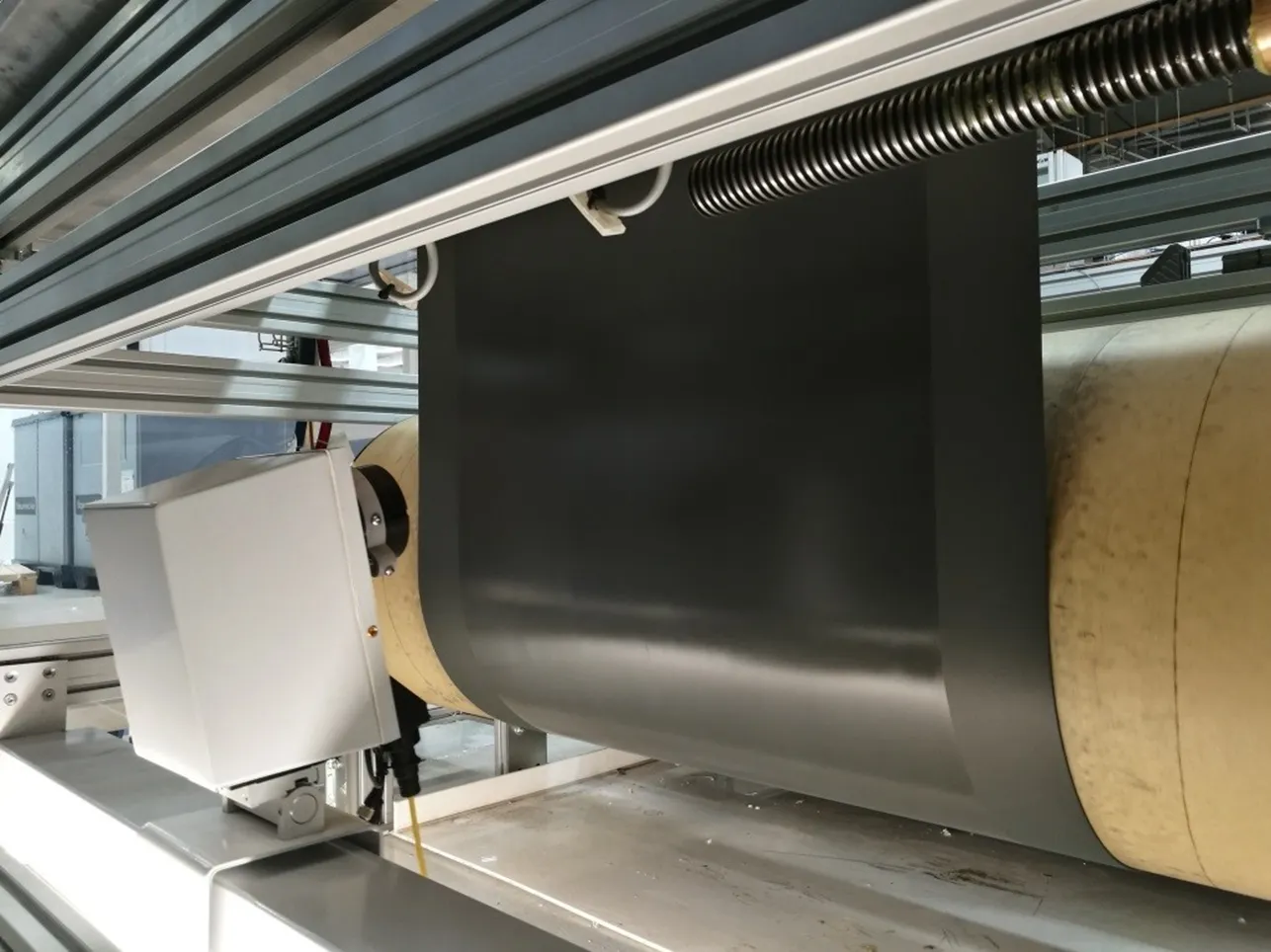 Automatic measurement of hot-melt adhesive application