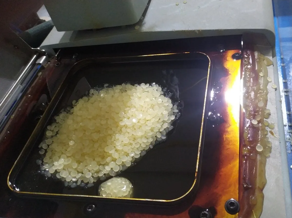 Školení obsluhy a údržby lepících zařízení