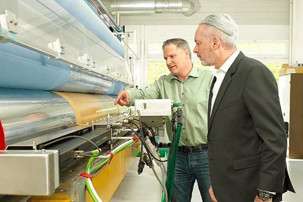 Lamination station with the FKV head in the Robatech test lab