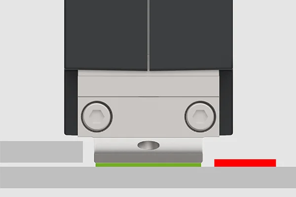 Detail of the Vivo 18 bevelled nozzle at a carton fold